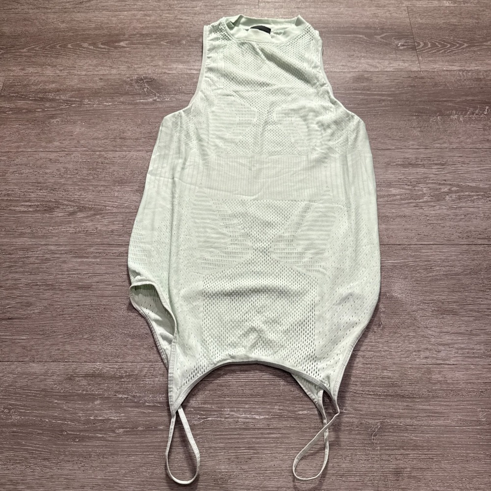 Nike Tank Top Womens Medium Green Nylon City Ready Seamless Mesh Crop CU5190-336